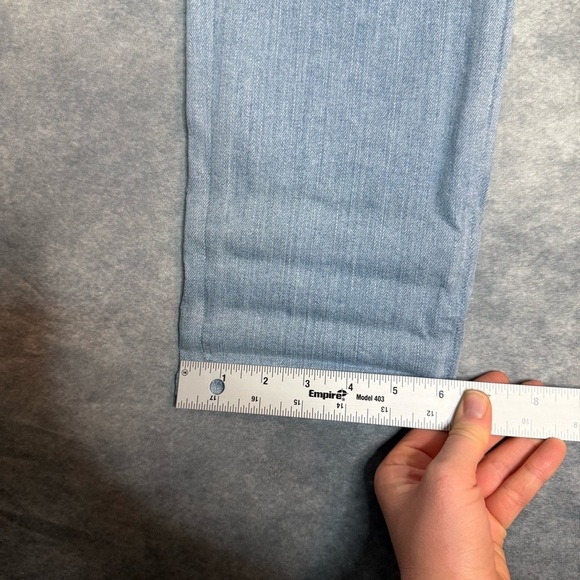 7 For All Mankind Women’s Jeans Sz 30 (Fits 28x29) Distressed Blue Italy - Picture 6 of 16